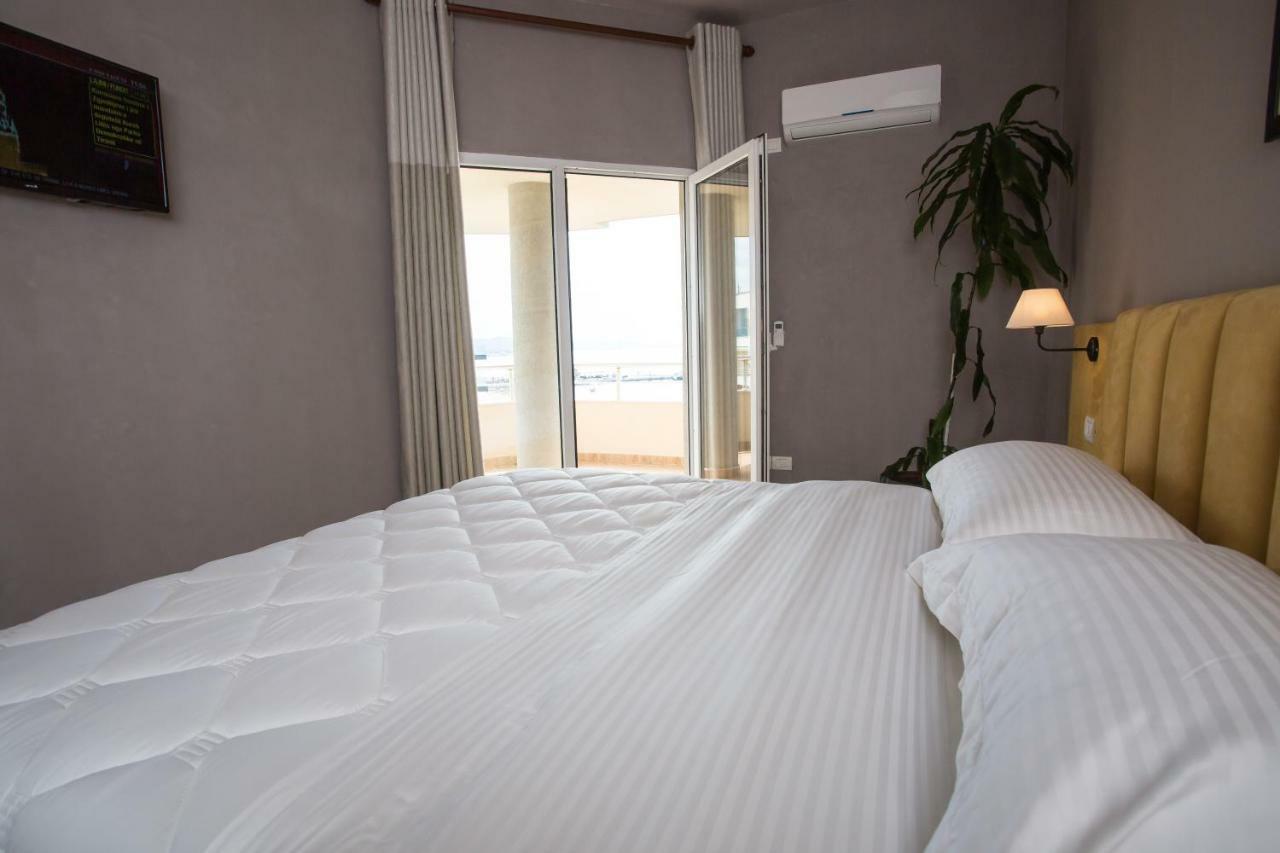 Vila Verde Beach Hotel Дуррес Экстерьер фото
