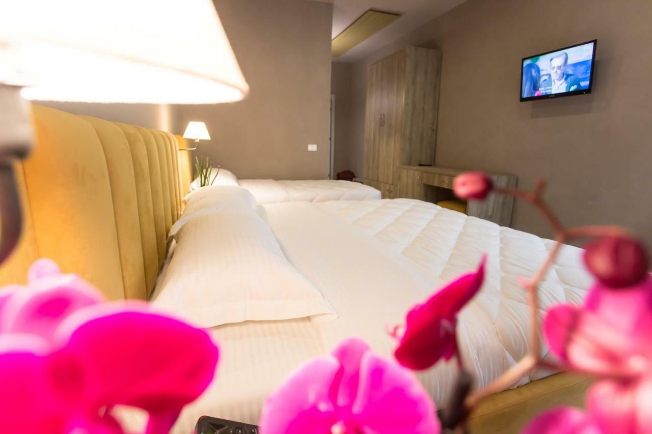 Vila Verde Beach Hotel Дуррес Экстерьер фото